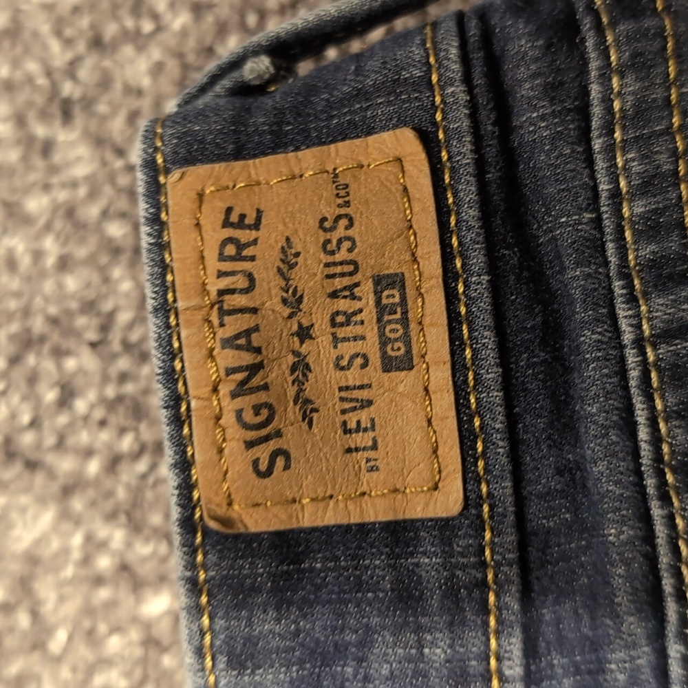 Levi Jeans - Picture 6 of 11